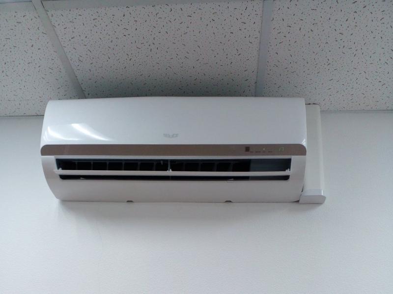 Монтаж сплит-систем в офисе компании