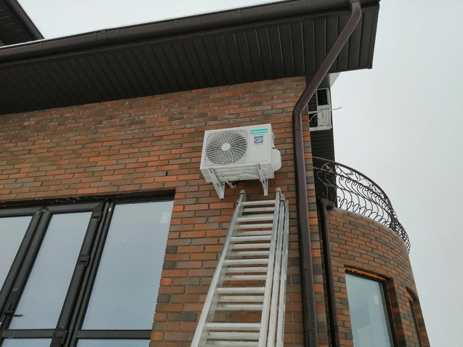 Монтаж кондиционеров в коттедже