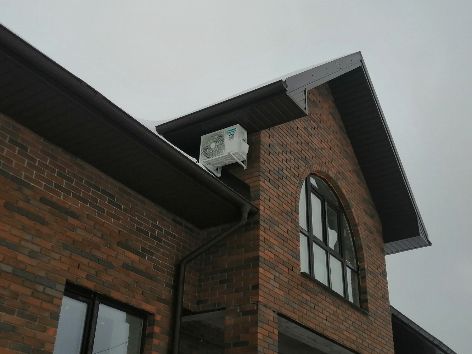 Монтаж кондиционеров в коттедже