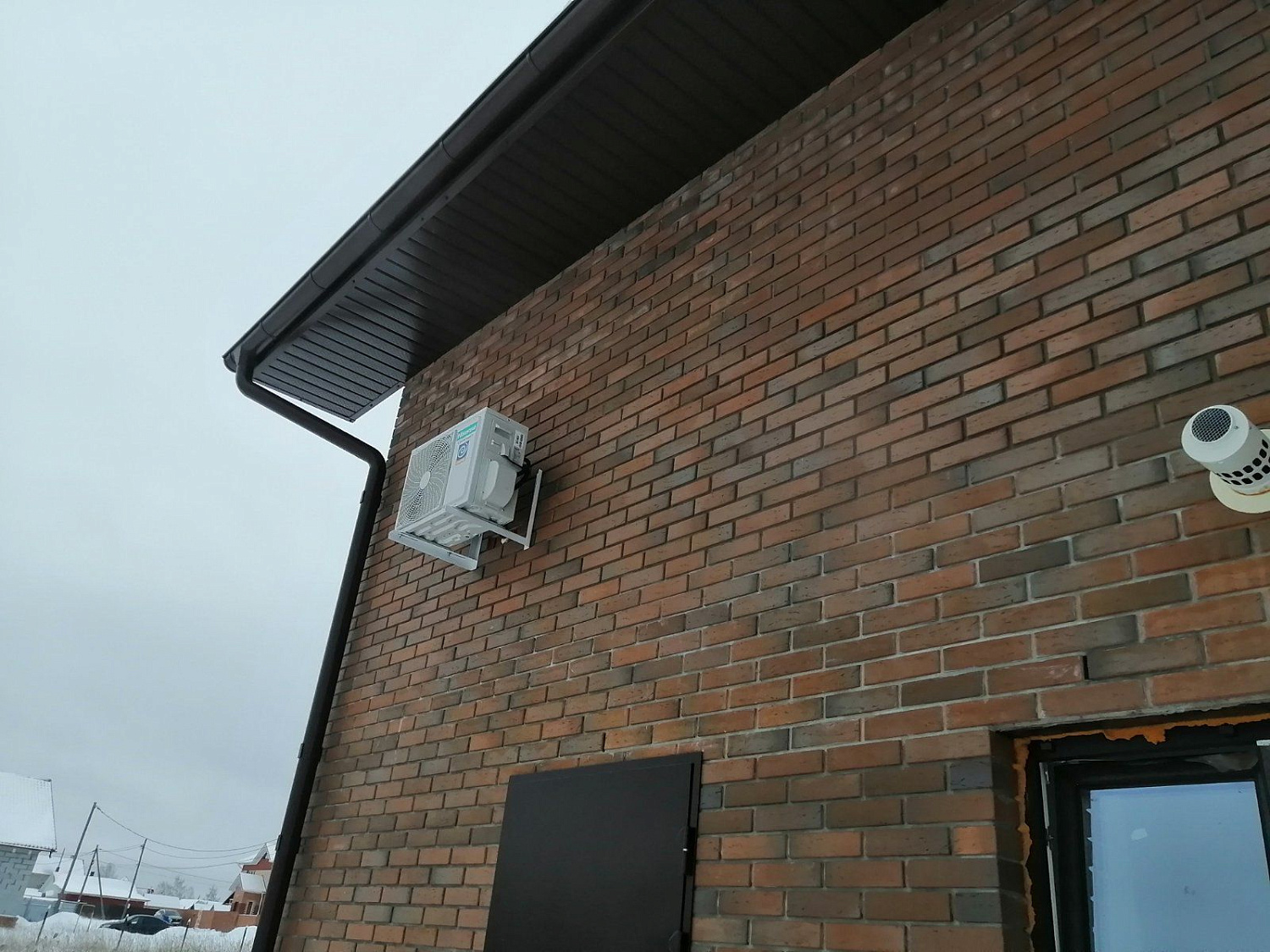 Монтаж кондиционеров в коттедже